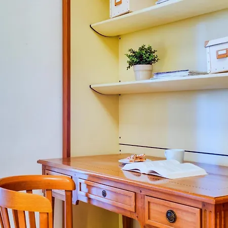 Apartment Lovely And Spacious 2 Bed Flat In A Great Area *
