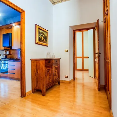 Lovely And Spacious 2 Bed Flat In A Great Area Rome