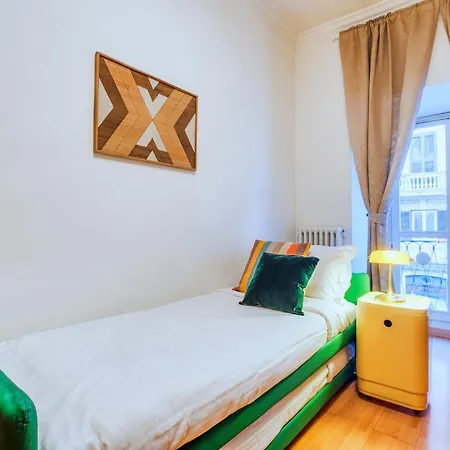 Lovely And Spacious 2 Bed Flat In A Great Area Rome