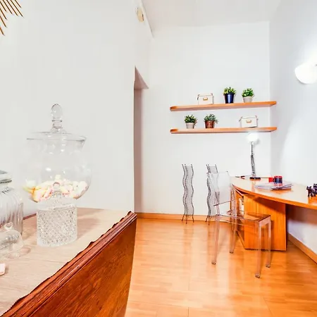 Lovely And Spacious 2 Bed Flat In A Great Area Rome