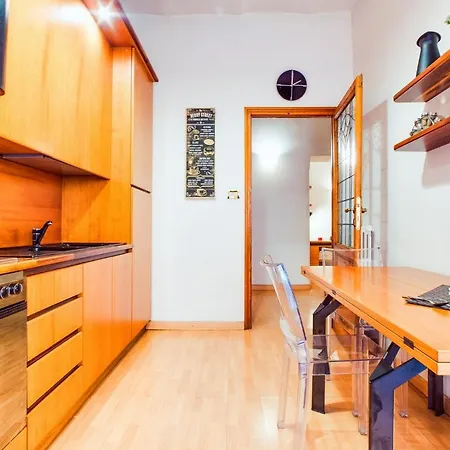 Apartment Lovely And Spacious 2 Bed Flat In A Great Area *